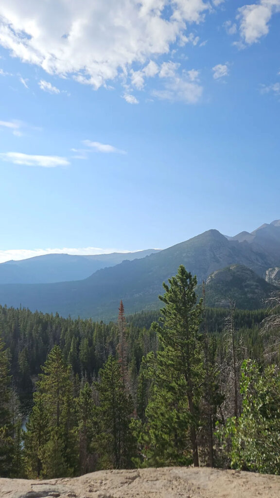 Mountain views at a Rocky Mountain National Park elopement