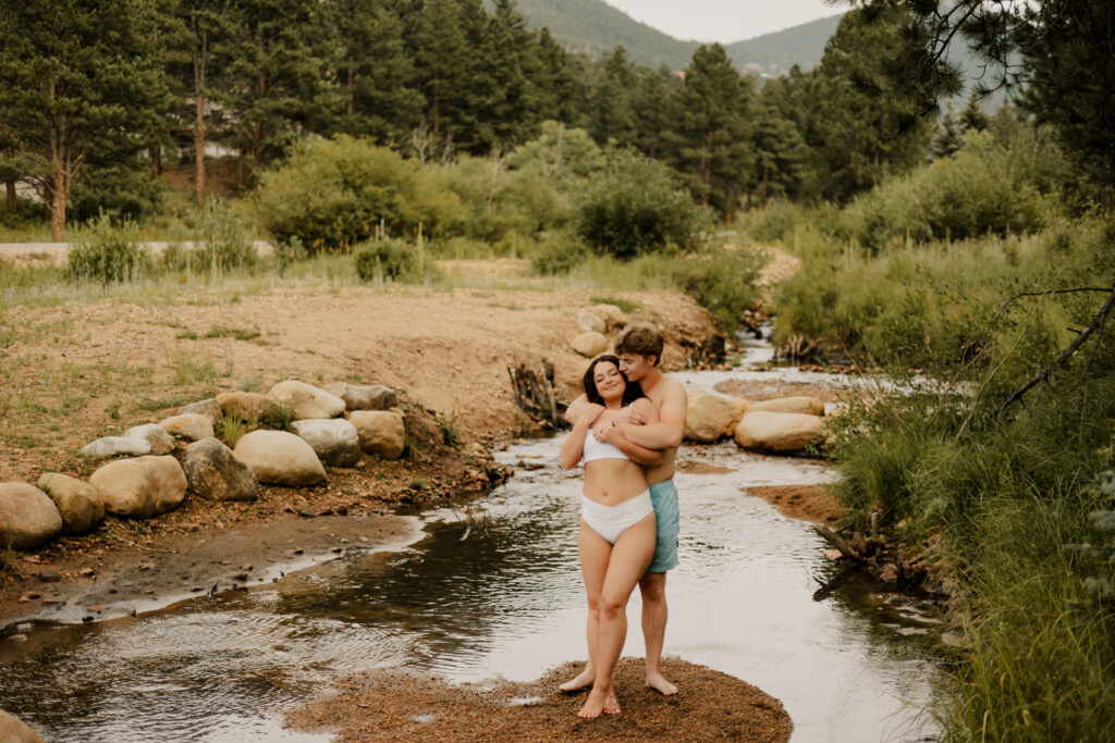 Embracing the warm weather at Rocky Mountain National Park elopement